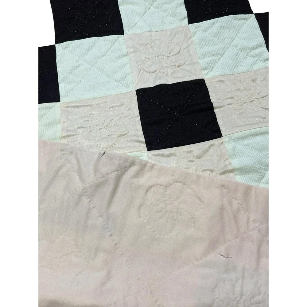 Vintage Indiana Amish Made handmade patchwork quilt Pink Small Child Throw 45x48